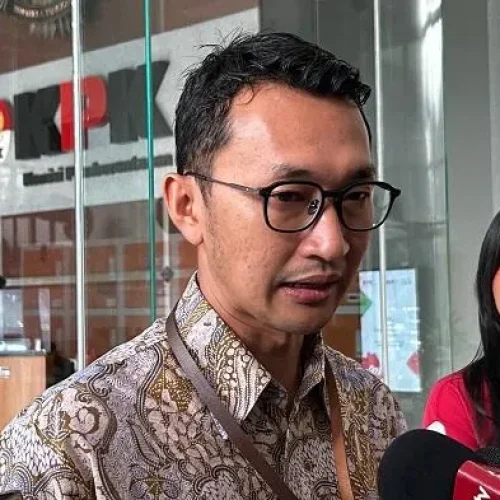 2026-02-11-gurita-korupsi-pupr-riau-kpk-periksa-plt-gubernur-hingga-bupati-inhu-di-kantor-bpkp