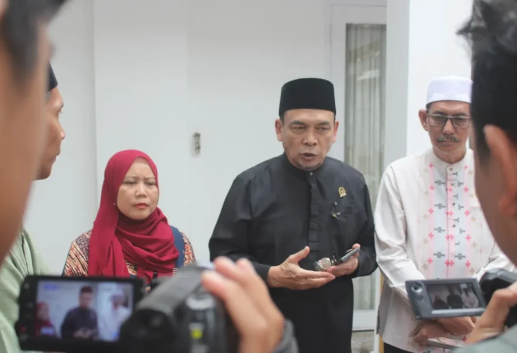 Muhammad Amin, Ketua Baznas Jambi saat Konfesensi Pers, Jumat (6/3/2026), di Rumah Dinas Wakil Gubernur Jambi