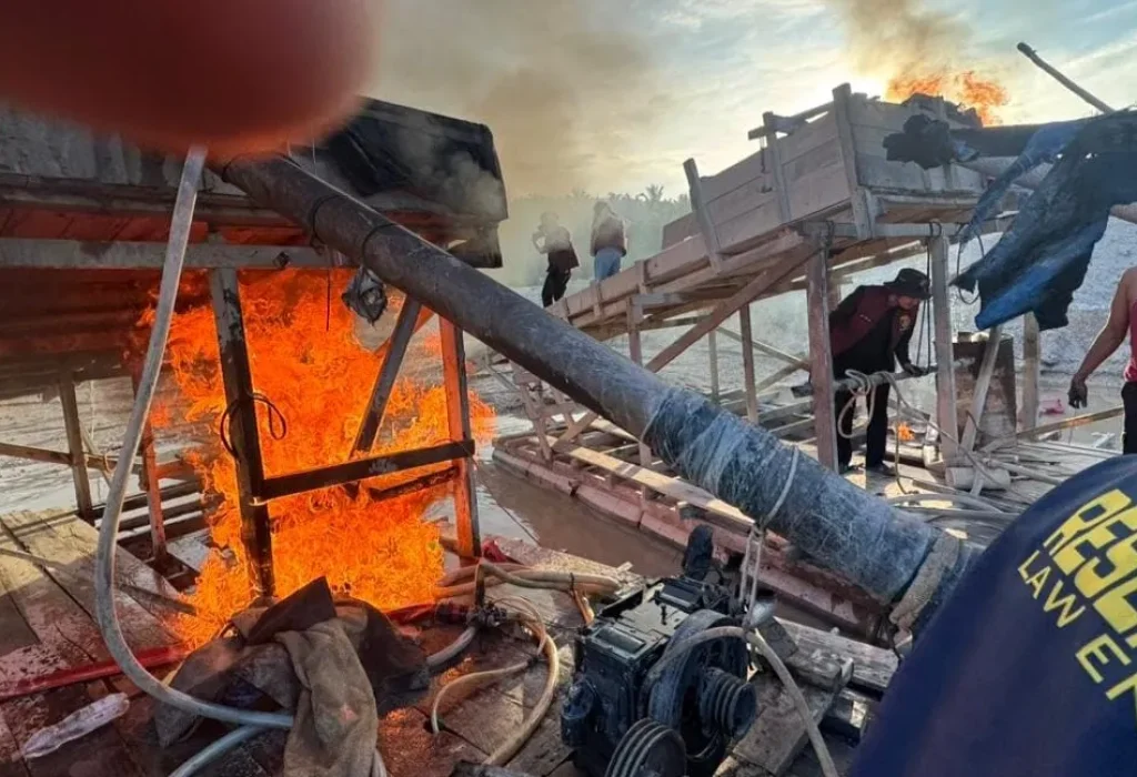 Alat Tambang yang Dimusnahkan dengan Cara Dibakar di Kuansing