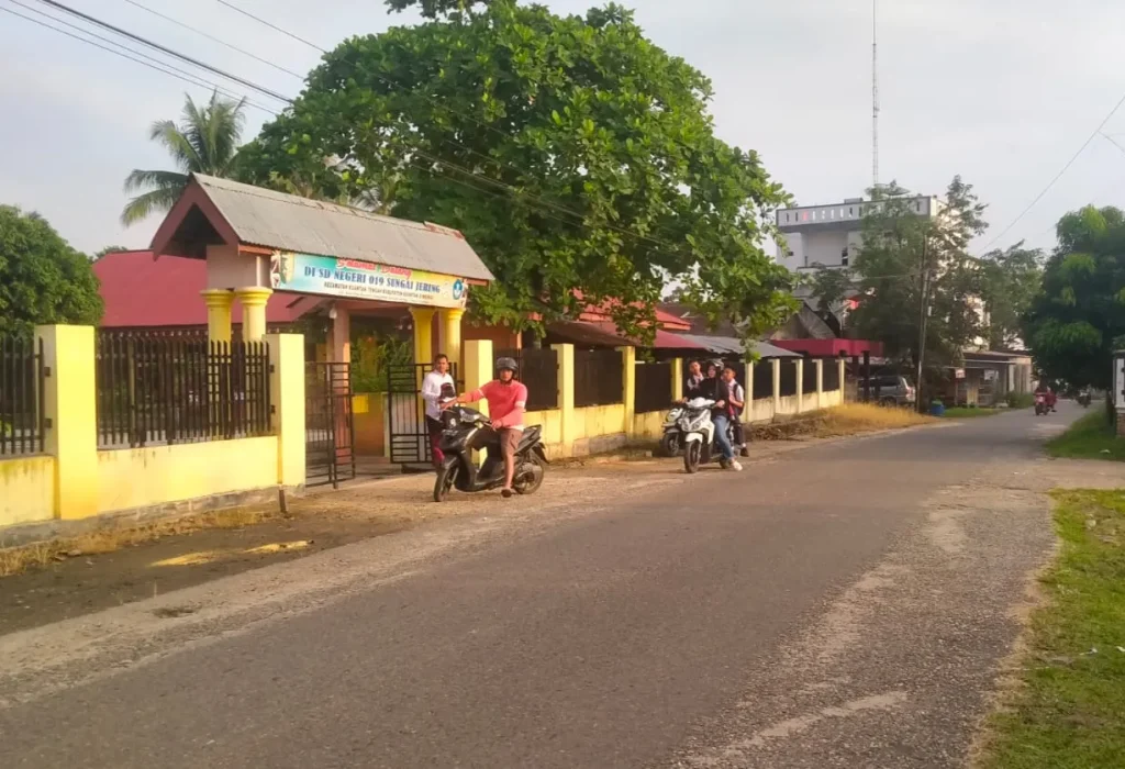 Jalan Depan SDN 019 Sungai Jering Belum Terbangun Marka ZoSS