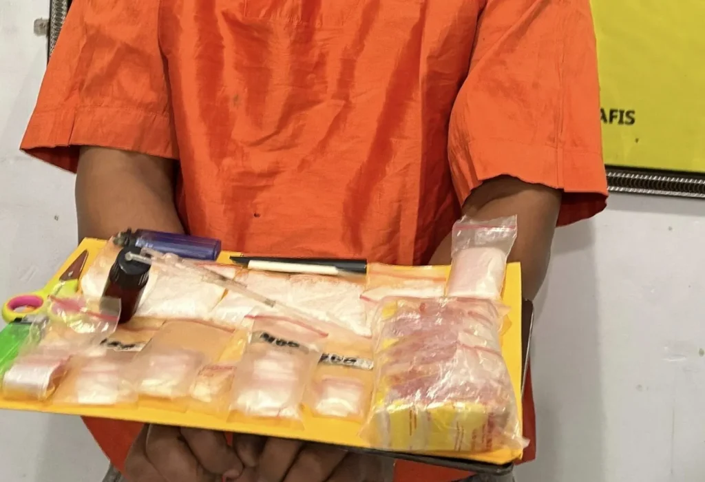Puluhan gram narkotika jenis sabu-sabu diamankan.