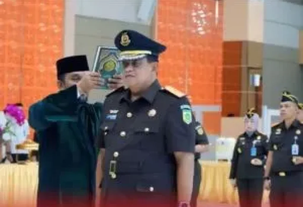 adhi-prabowo-dilantik-jadi-wakajati