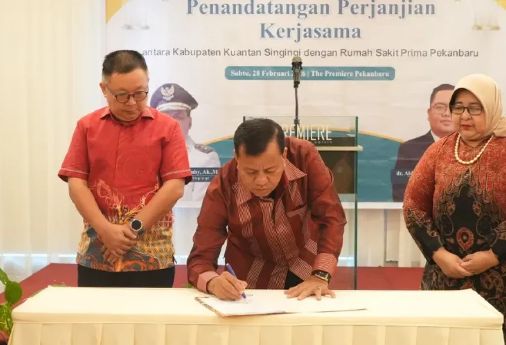 Suhardiman Amby Bupati Kuansing Teken MoU dengan RS Prima di Hotel Premiere