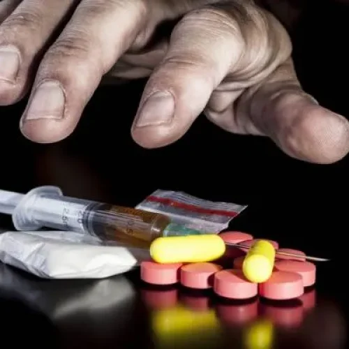 penyalahgunaan-obat-resep-narkotika-terjangkau-di-kalangan-anak-muda-35